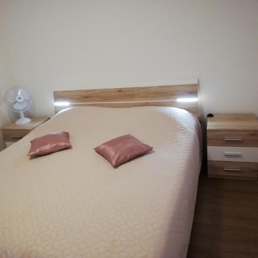 Apartman Rose Lägenhet Rijeka Exteriör bild